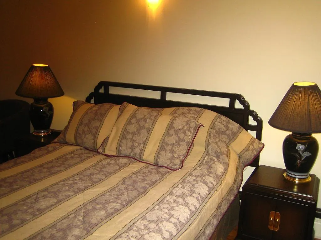 A Suite Dreams Toronto B&B (Adults Only)