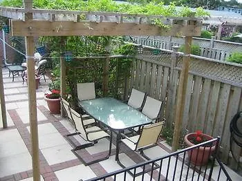 A Suite Dreams Toronto B&B (Adults Only) 3*,