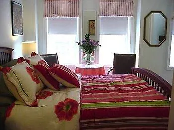 Bed & Breakfast A Suite Dreams Toronto B&B (Adults Only)
